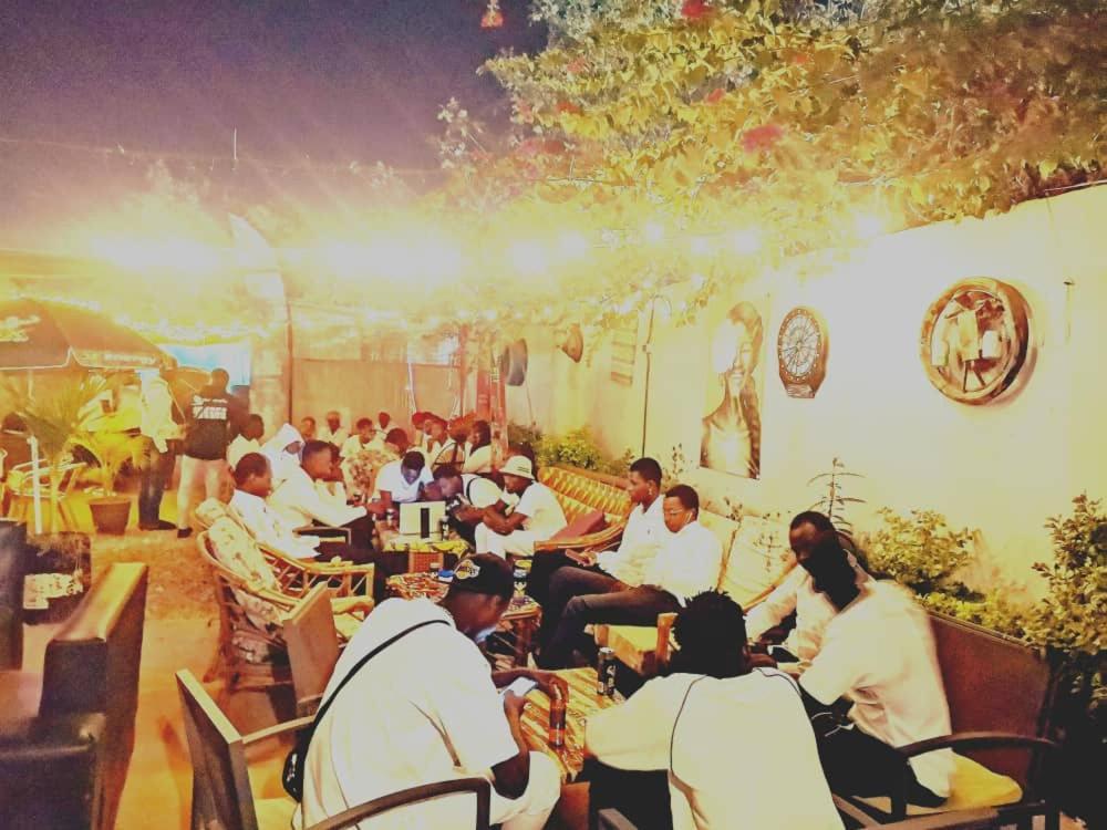 Villa Tenko Ouagadougou Buitenkant foto