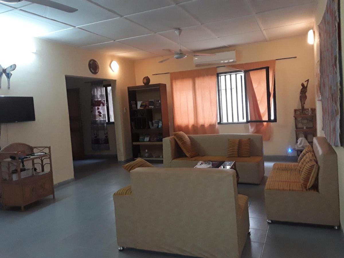 Villa Tenko Ouagadougou Buitenkant foto
