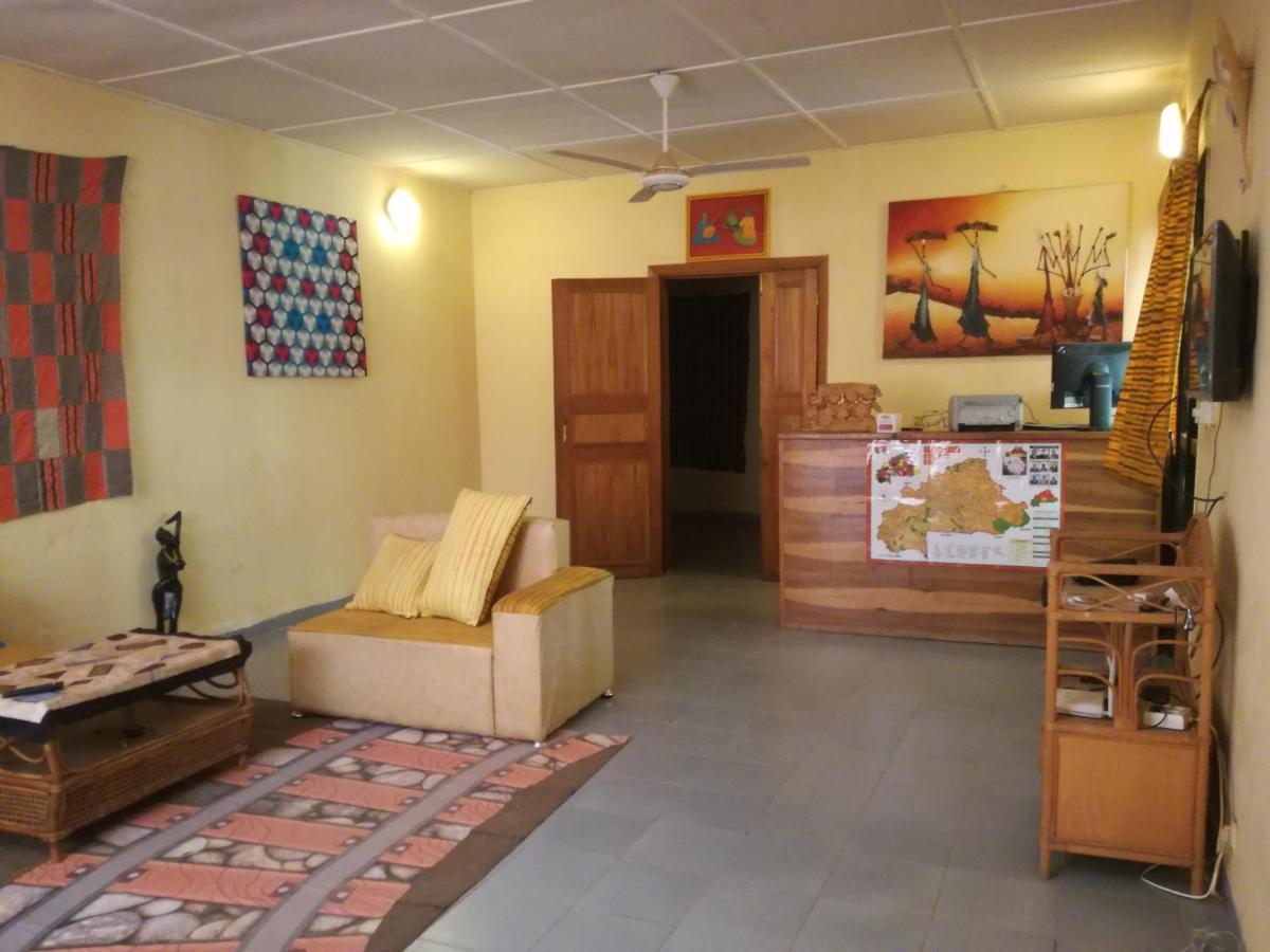 Villa Tenko Ouagadougou Buitenkant foto